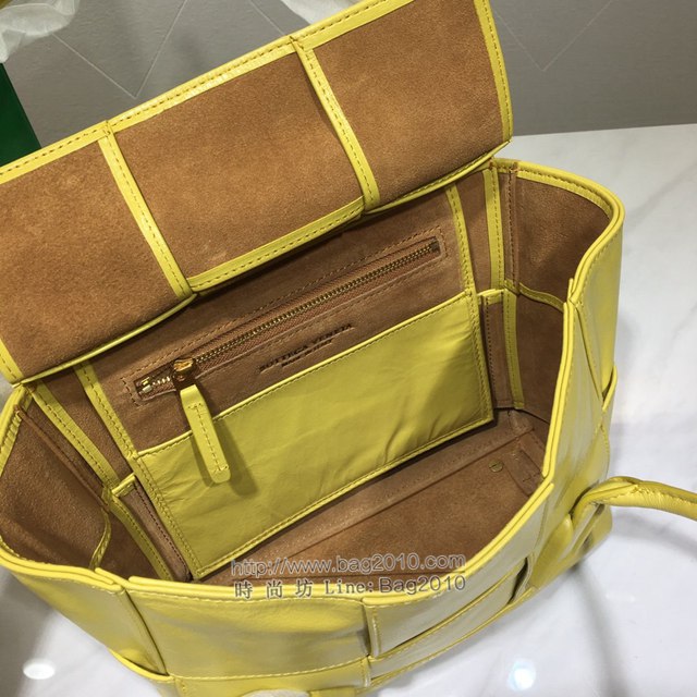 Bottega veneta高端女包 96009s小號 寶緹嘉Arco33油蠟牛皮包 BV經典款蝙蝠包手提包  gxz1243